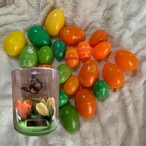 Plastic Easter eggs and butterfly solar toy Batteries